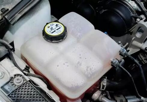 冷却液温度过低对发动机运转有什么影响？